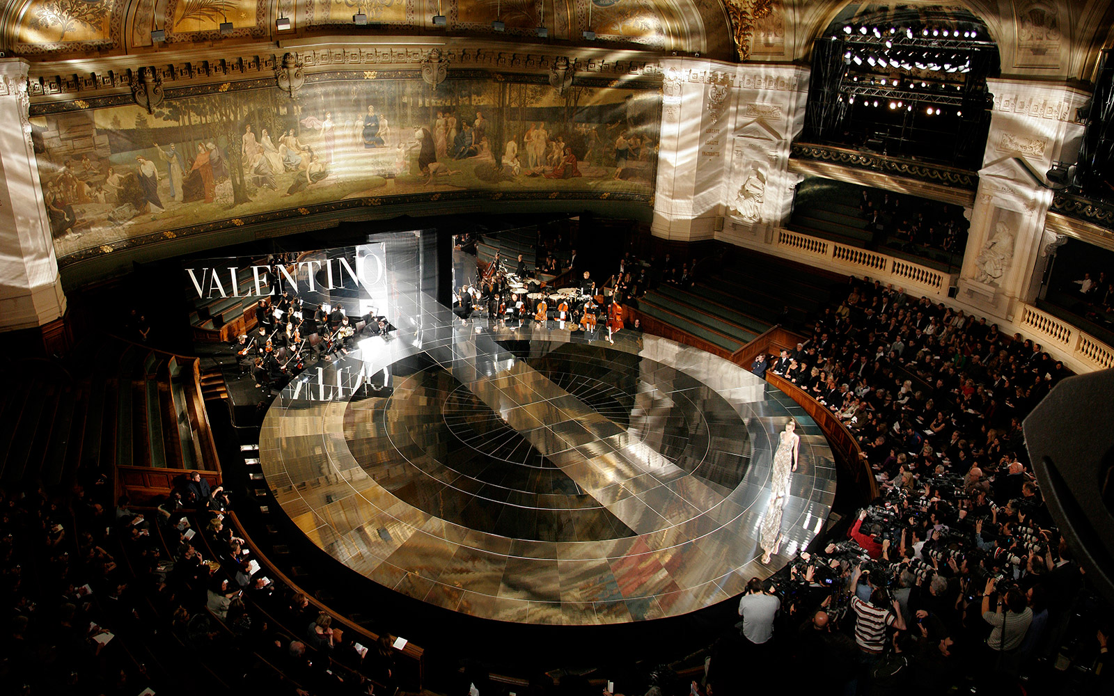 Valentino SS 2009 Set design